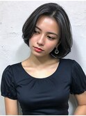 ミディアム ボブ センターパート ブリーチなしカラー グレージュ
