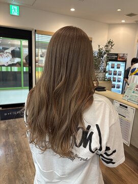 ブランシェ JR勝川駅前店 ミルクティーベージュ