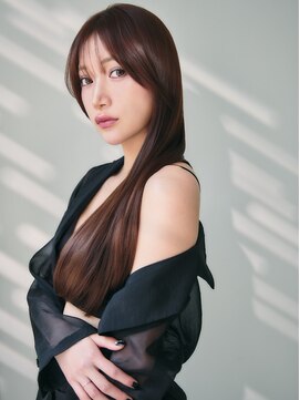 髪質改善トリートメントで叶う美髪ストレート　艶髪　前髪　