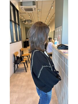 アヴェリー(avely) レイヤーカット/グレージュカラー/髪質改善/酸熱トリートメント