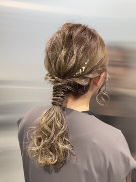 ロゼル(ROSEL) ふわふわローポニー