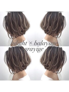 トルネード(TORNADO) 外国人風ミニボブ ハイライト 暗髪グレージュ　白髪ぼかし