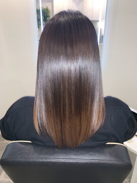 アールサロン アオヤマ(Rr SALON AOYAMA) プラチナミネコラ