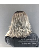 バトー(bAteAu)&nbsp;ハイライト、グラデーション、エクステ、ホワイトブリーチ