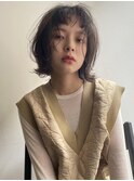 ミニウルフホワイトグレージュレイヤーカット大人ショート美髪