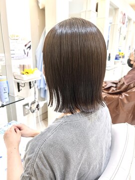 エクリフルール(equri fleur) 【目黒】　外はねストレートボブ