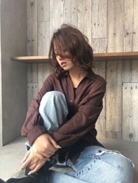 ヌージー(Nuugy) 大人カワイイフェザーバング×透明感グレージュ