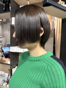 シュウ(SHU) ☆大人ショートスタイル☆