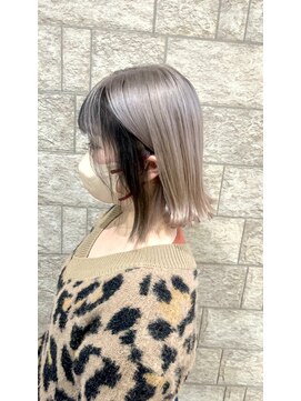 シェアサロンシエナ(share salon SCENA) ホワイト×ブラック