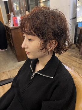テテコケット(tete coquette) ショートボブにクリクリパーマと柔らかベージュで可愛く。