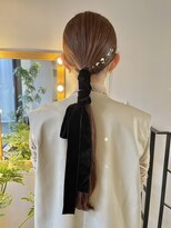 ヘアーアイスカルテット(HAIR ICI QUARTET)&nbsp;お呼ばれアレンジ♪20代30代40代タイト編みおろしリボンアレンジ