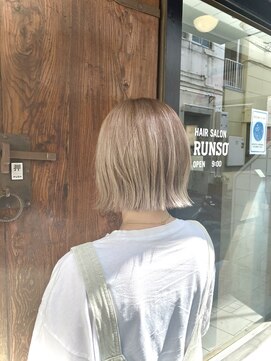 ランソ(RUNSO) 外ハネミニボブ×ミルクティーカラー♪