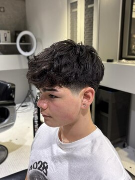 フランクスバーバーザスタンド(Frank’s barber the stand) メンズヘアスタイルF