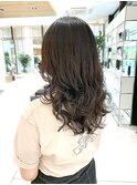 コテ巻き風パーマ　2025年夏髪　セミロング