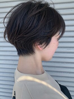 骨格や髪質・クセを見極めて、あなたに似合うショートヘアをご提案します☆まとまりのある美フォルムに♪