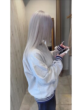 フリーク(FLEEK) ムラ修正からのホワイトカラー