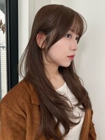 ローネス(LONESS) 艶のあるグレーベージュと柔らかい質感のレイヤーカット