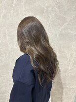 エン(en.)&nbsp;赤み消し◎透明感オリーブベージュ×ゆるふわ韓国風ウェーブ