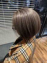 ロイズ ヘアデザイン アンド スパ(LOES)&nbsp;白髪ぼかしハイライト×ミルクティーブロンド×シルバーカラー