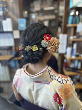 オーバーキャプテンネイキッド(OVER CAPTAIN NAKED) 卒業式　　シニヨンアレンジ