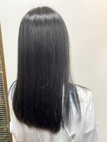 ナカオコアフュール(NAKAO COIFFURE)&nbsp;ブルーブラックとイヤリングカラー