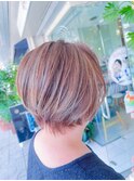 カッコいいハイトーンショートボブ