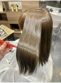 プラチナグレージュ波巻きパールベージュたまねぎヘアボブウルフ