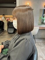 アイユー(ii+U)&nbsp;前下がりボブ　艶髪　ボブカット　バングカット　重めボブ