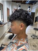 メンズパーマ　ツイスパ　波巻き　フェード