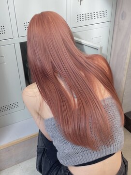 ヴァーディ オモテサンドウ(Vardy omotesando) 原宿・表参道ケアブリーチ・ハイトーンロング・コーラルピンク