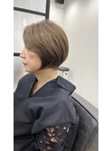 ショートカット　白髪ぼかし　縮毛矯正