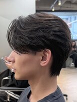 トゥイン 八王子(TWIN)&nbsp;メンズ刈り上げセンターパートフェザーパーマブルーブラック