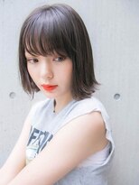 ルティア(Lutia) 斜めバング アッシュカラー 切りっぱなしボブ
