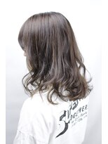 スパ ヘアーデザイン(SPA hair design) ハイライトで立体感のあるミディアムヘア