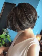 綺麗な髪はサロンだけでは作れません。毎日のホームケアがなければ、せっかくのサロンケアも台無しです