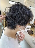 レイヤーカットショートパーマ黒髪ショート