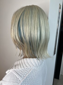 ジエクト カナウ(The Ect canow) ハイトーン×デザインカラー×外はねボブ×モードヘア