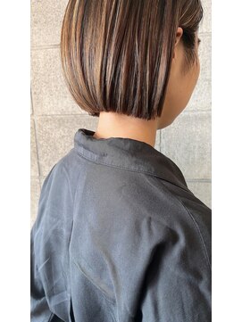 髪質改善と縮毛矯正の専門店 サンティエ(scintiller) 大人綺麗な小顔襟足スッキリショートボブ　30代40代50代