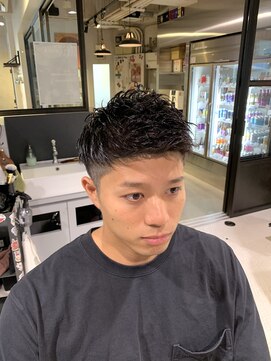 フランクスバーバーザスタンド(Frank’s barber the stand) スペインカール/スパイキーショート/フェザーパーマ/飯田橋トF