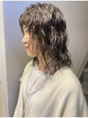 こなれミディモテ髪薄めバング前髪デジタルパーマ大人美人