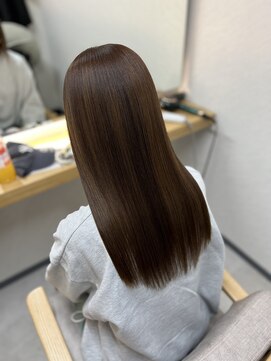 エクラートリアーラ 町田店(ECLART Reala) うる艶仕上がりのダメージレス縮毛矯正【町田/髪質改善】