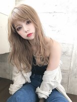 ロングヘアでひし形 好印象◎小顔ゆるふわ無造作カール/era加藤