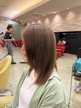 エマビビット 港店(EMA VIVID) ブリーチなしミルクティーグレージュ