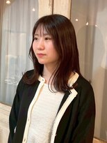 リリー(Rilie)&nbsp;外ハネミディ/顔周りレイヤー/似合わせカット/髪質改善/艶髪