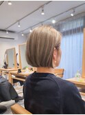 ハイトーン ベージュ ローライト 耳掛けボブ 20代30代40代 