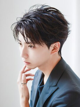 オーシャントーキョー サニー 原宿(OCEAN TOKYO Sunny) フェザーパーマセンターパートニュアンスパーマラウンドマッシュ