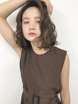 ネオリーブ チロル 横浜西口店(Neolive CiroL.) 赤味のないベージュカラーの色っぽボブ