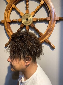 バーバー スタジオ ラフテル(Barber Studio RAFTEL) 日焼け×ツイストパーマ×ショートラモス