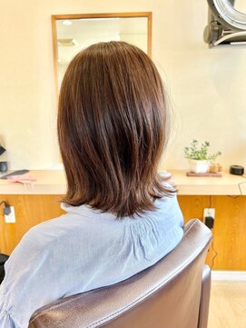 ケーフィール(HAIR PRODUCE K-feel) 外ハネミディ