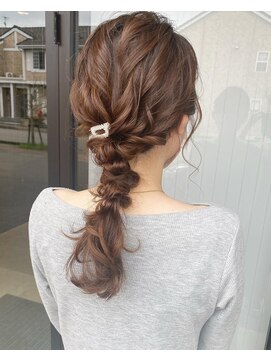 フィオーレ ヘアデザイン(FIORE hair design) 結婚式　二次会　編みおろし